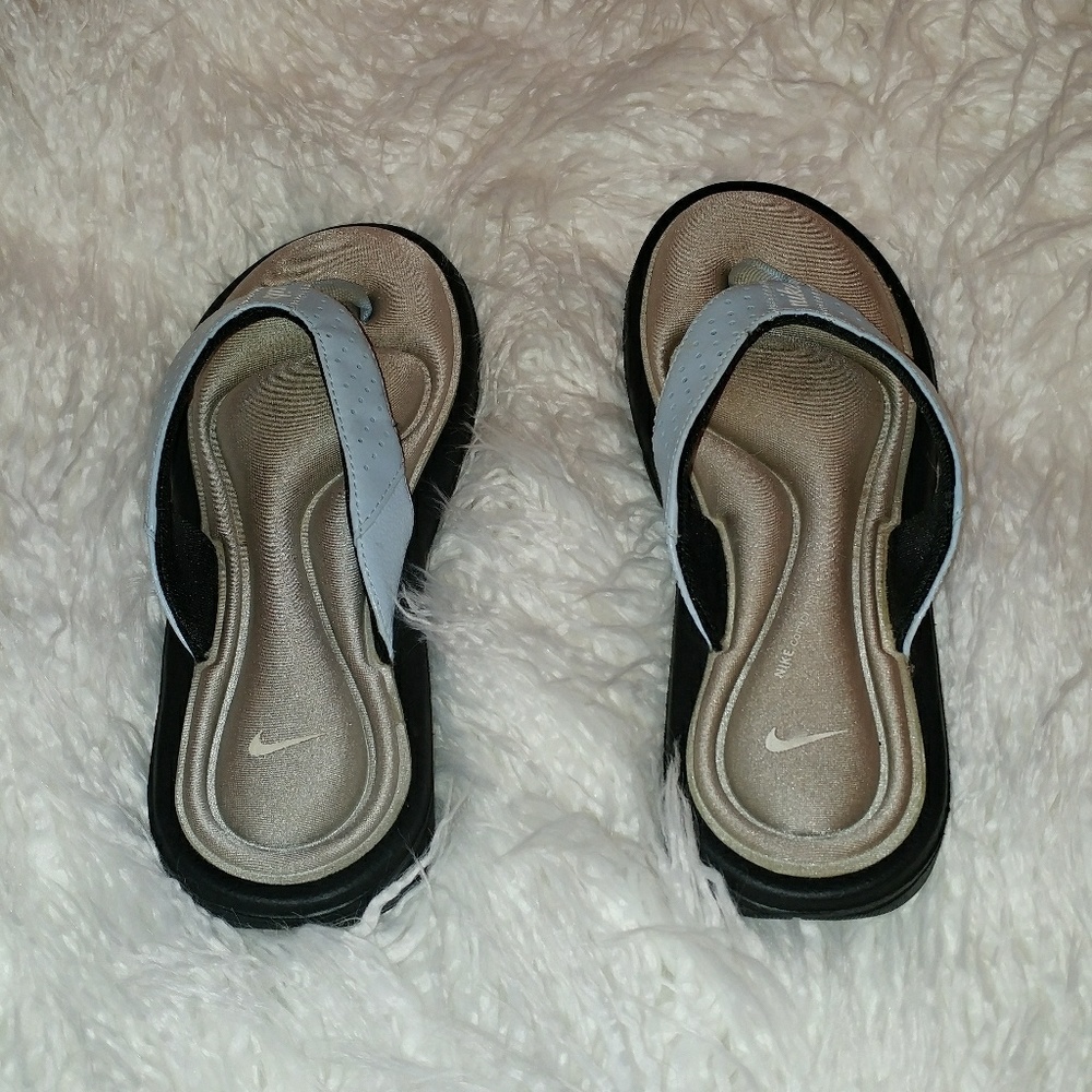 Nike flip flops